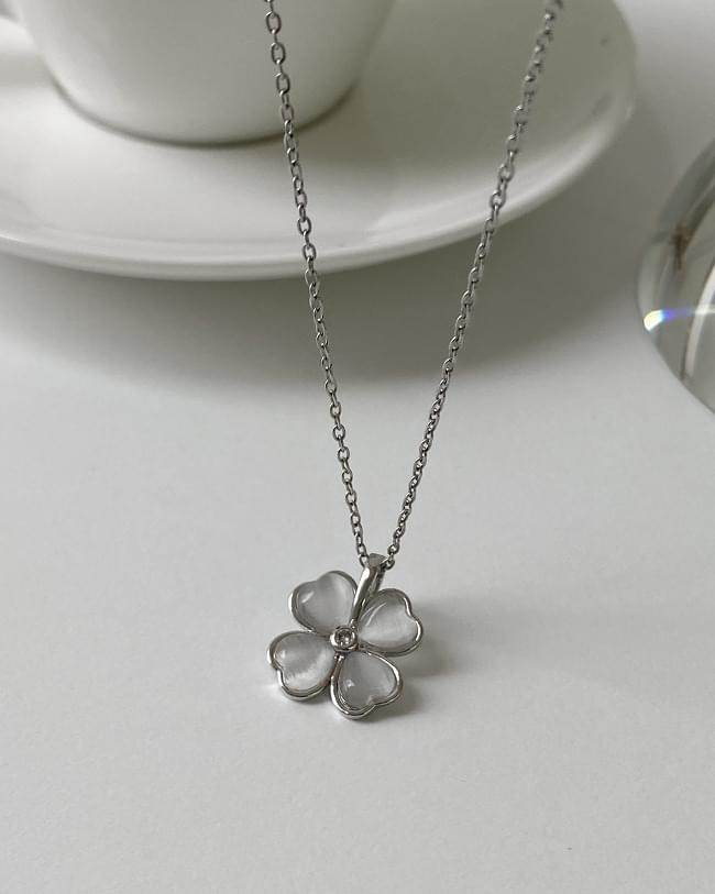 Product image for Chopu silver four-leaf clover necklace (Delayed delivery)