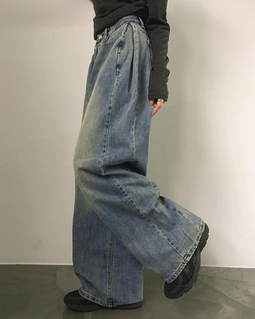 Product image for COON Side Pintuck Balloon Fit Vintage Faded Long Wide Denim Pants (Delayed delivery)